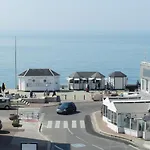 L'horizon Vue Et Falaises